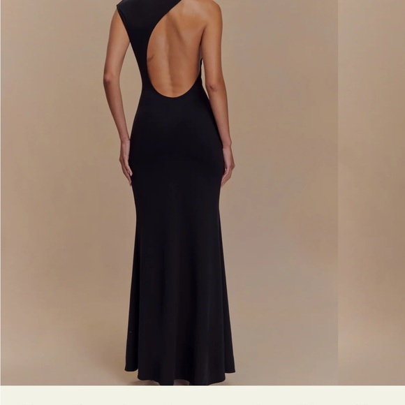 Meshki Black Asymmetrical Gown - Picture 1 of 2